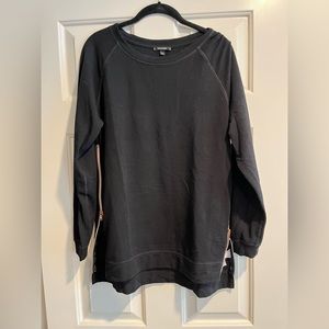 Stella & Dot. Sweatshirt with gold zippers. Size M